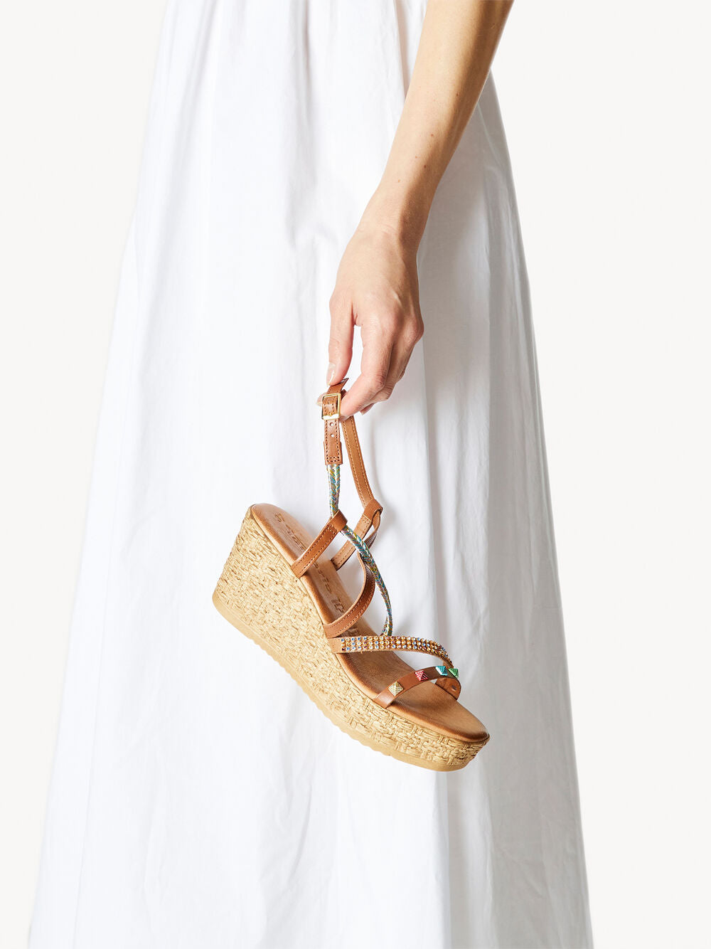 Tamaris cognac wedge 28387