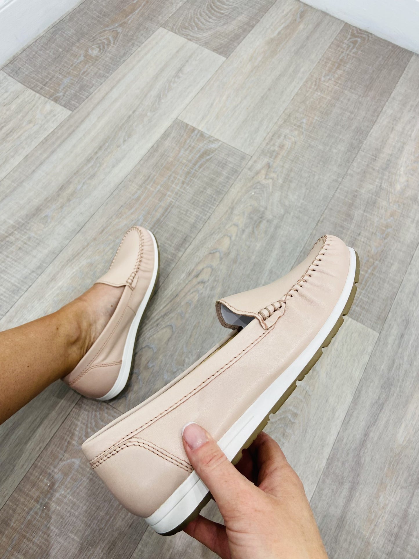 Marco Tozzi Nude loafer 24600