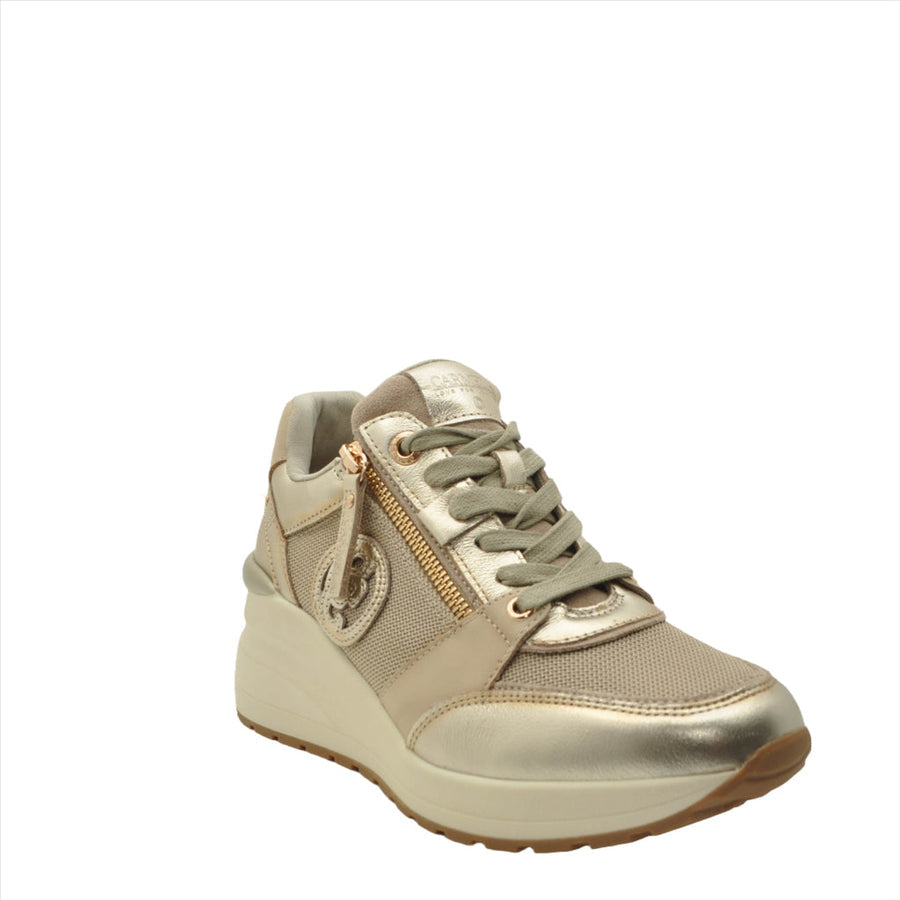 CARMELA
Carmela Womens Trainer 161844 Gold Leather