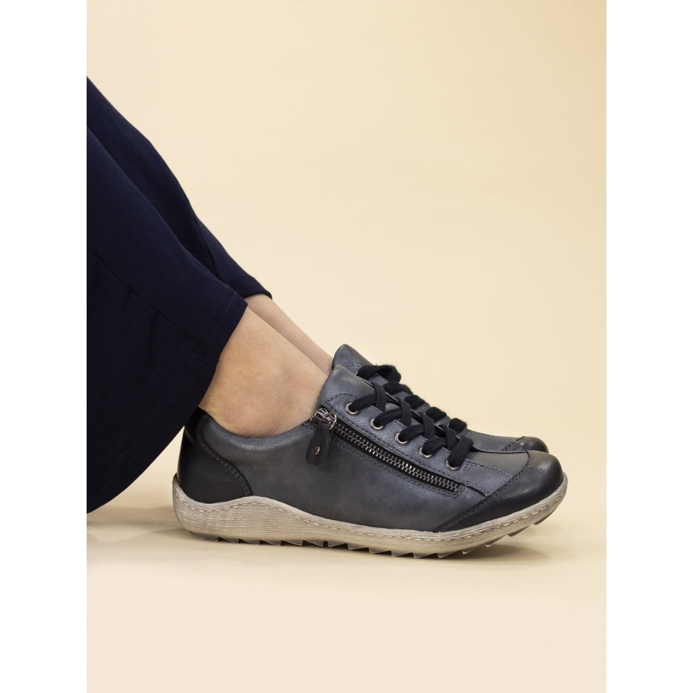 Bianca Navy Trainer
Code: DLB021BL Lunar