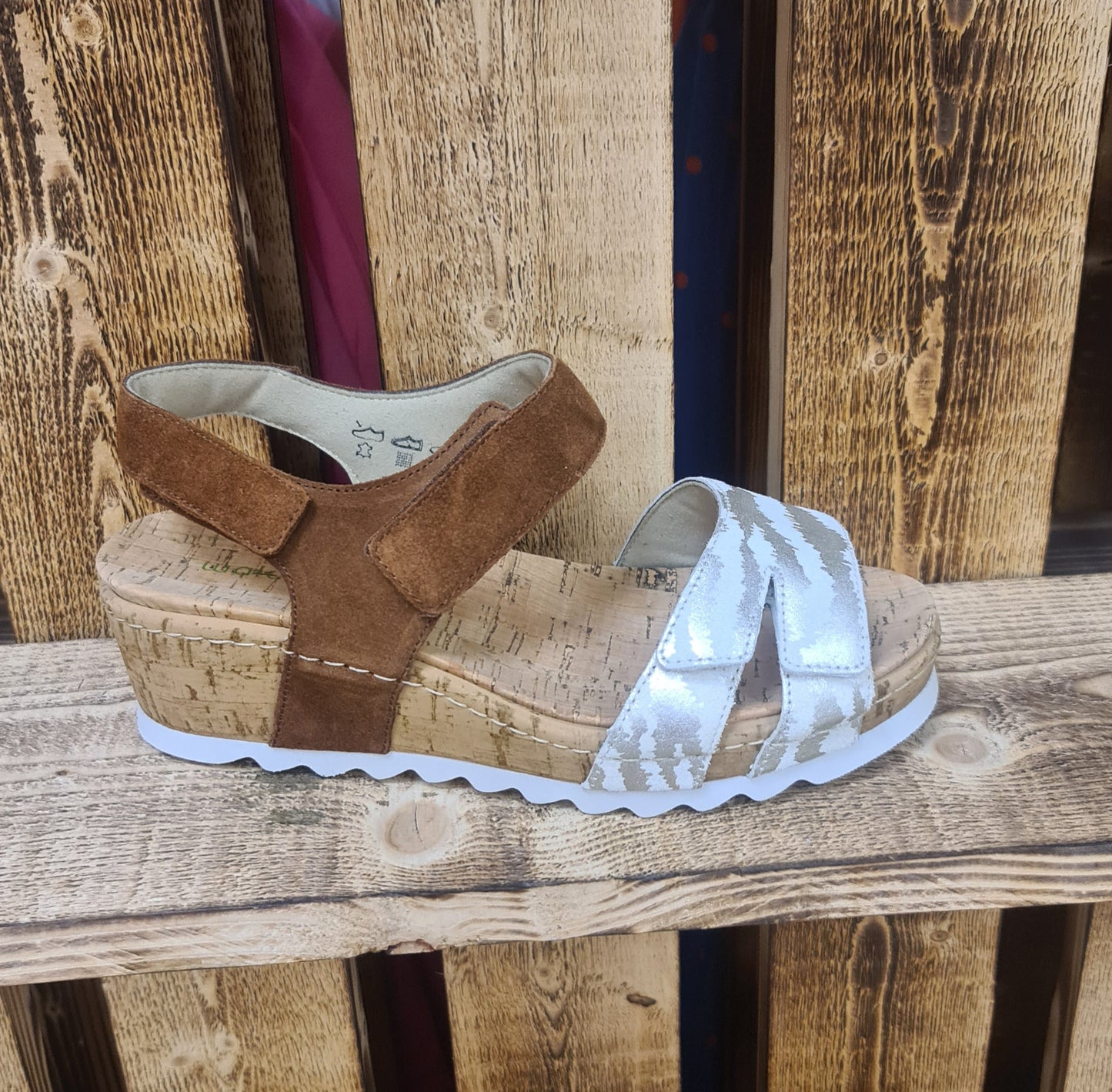 Waldlaufer tan gold wedge sandle