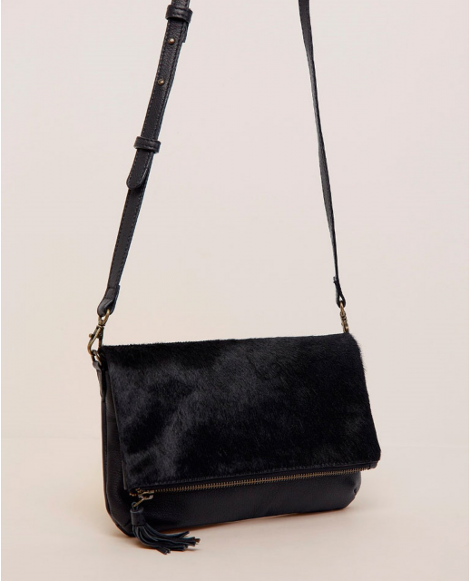 Surkana Black Flap Bag Leather 22MAMA343