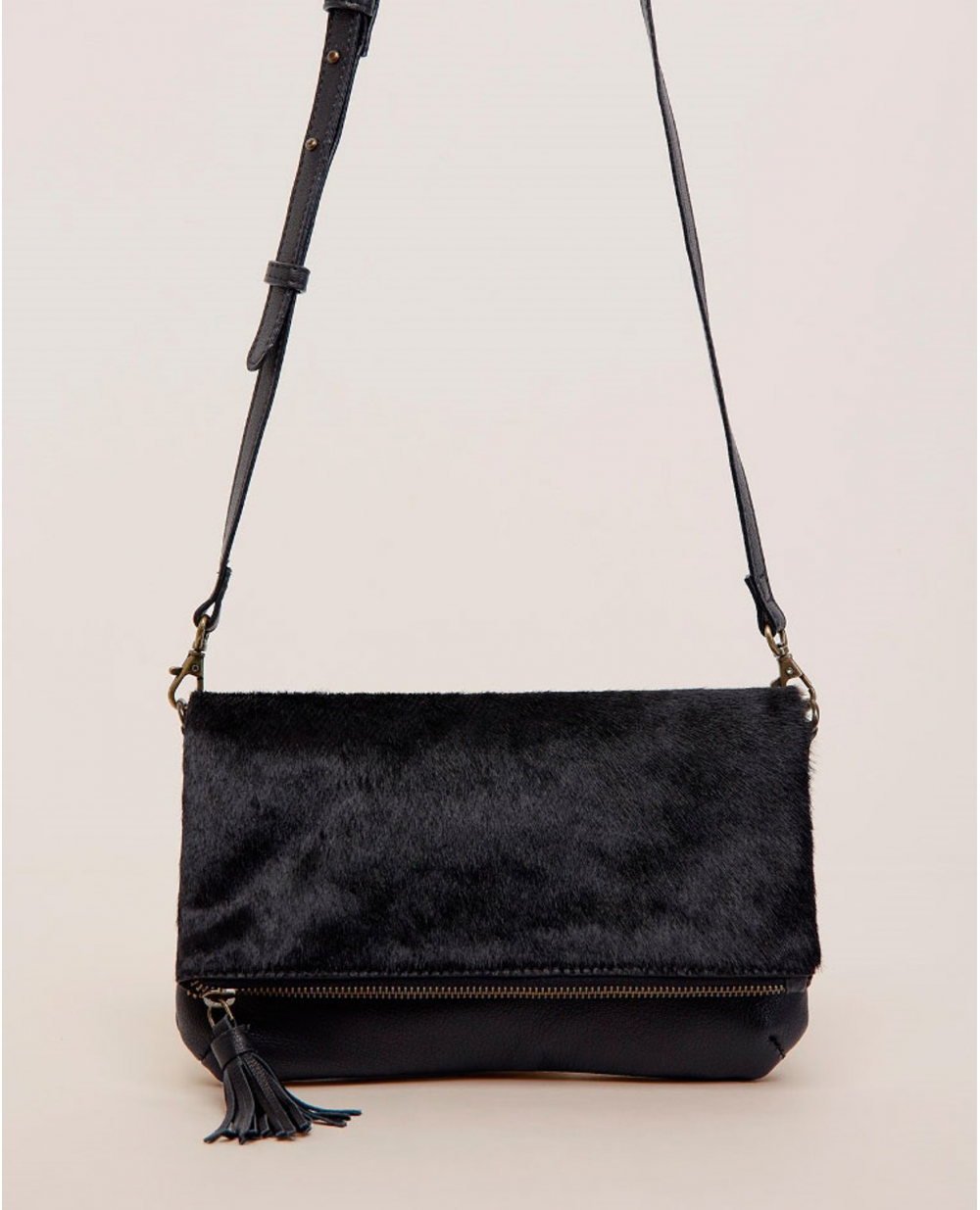 Surkana Black Flap Bag Leather 22MAMA343