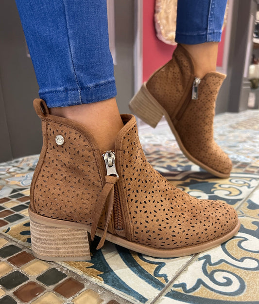 Xti 140922 Laser Cut Ankle Boot - Camel 140922